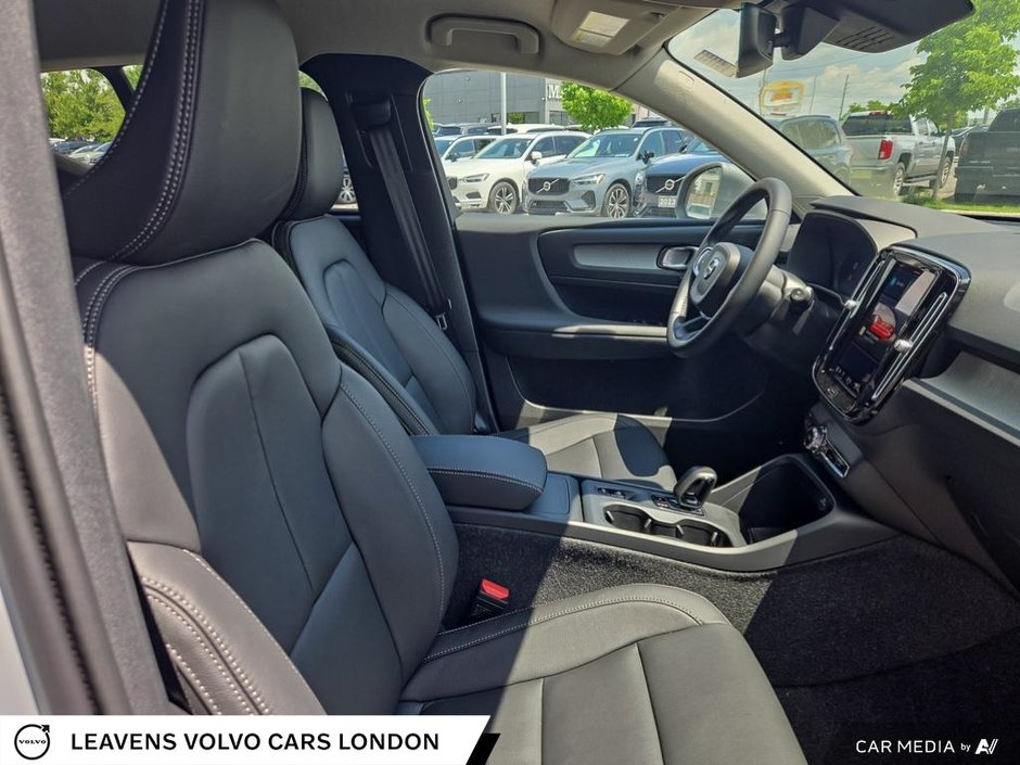 2025 Volvo XC40 CORE BRIGHT THEME-21