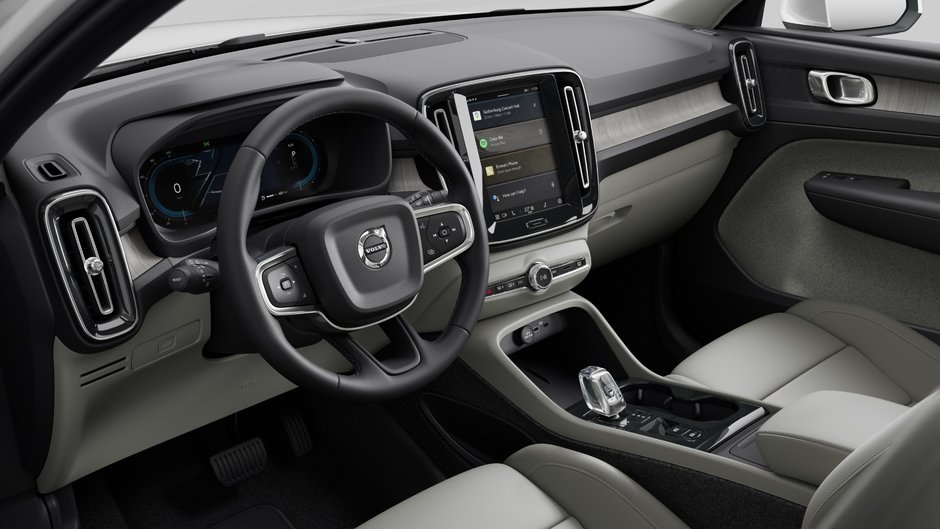 2025 Volvo XC40 PLUS BRIGHT THEME-7