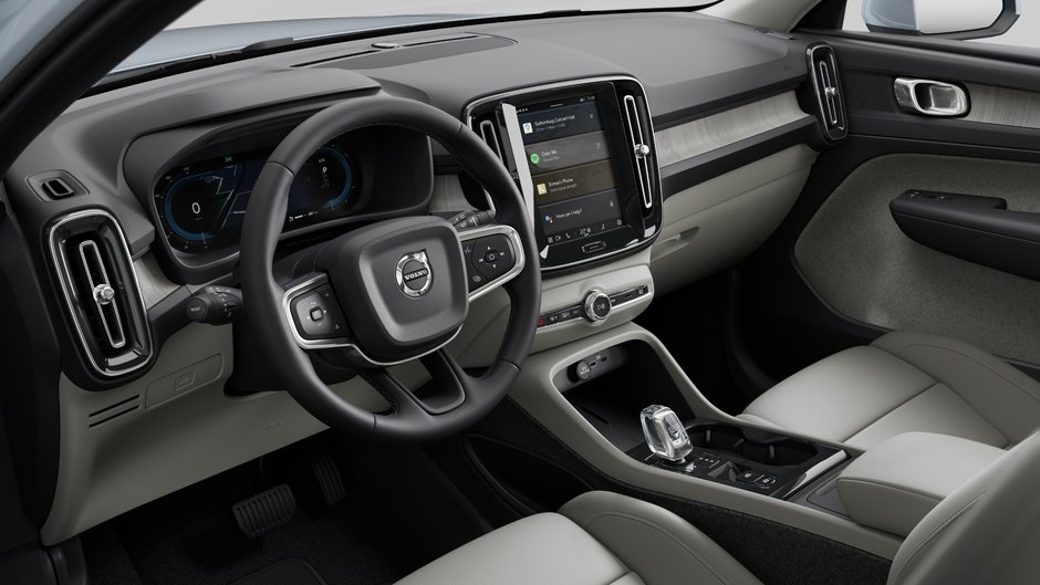 2025 Volvo XC40 PLUS BRIGHT THEME-7