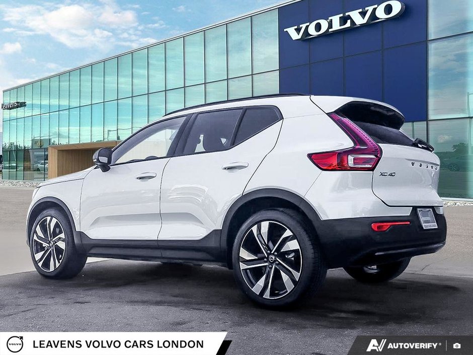 2025 Volvo XC40 PLUS DARK THEME-3