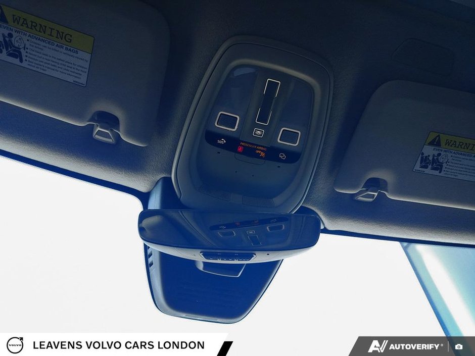 2025 Volvo XC40 PLUS DARK THEME-23