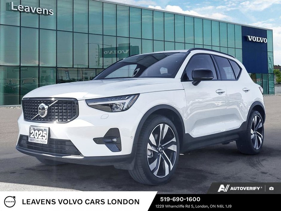 2025 Volvo XC40 PLUS DARK THEME-0