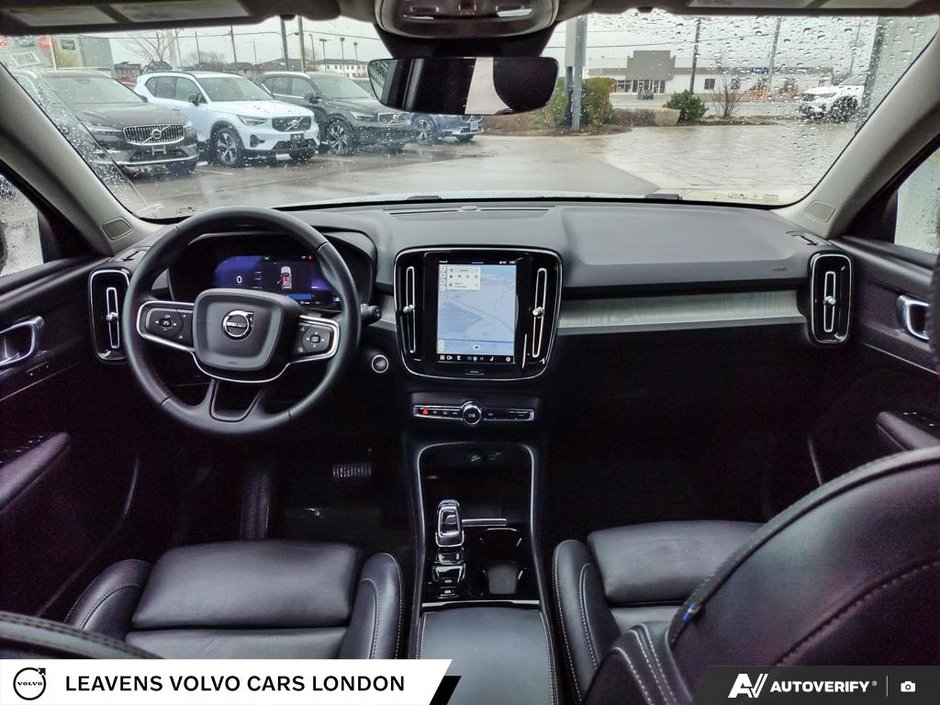 2025 Volvo XC40 PLUS DARK THEME-23