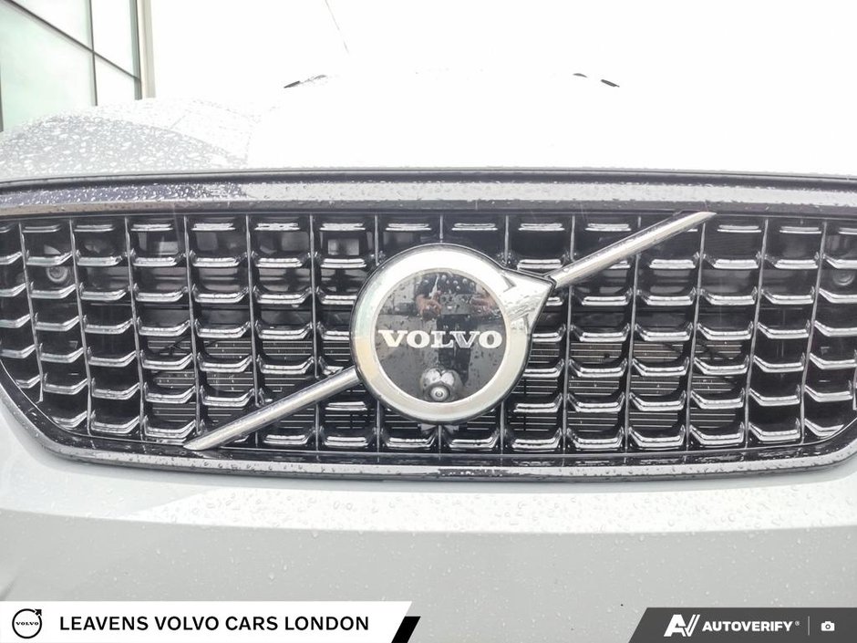 2025 Volvo XC40 PLUS DARK THEME-8