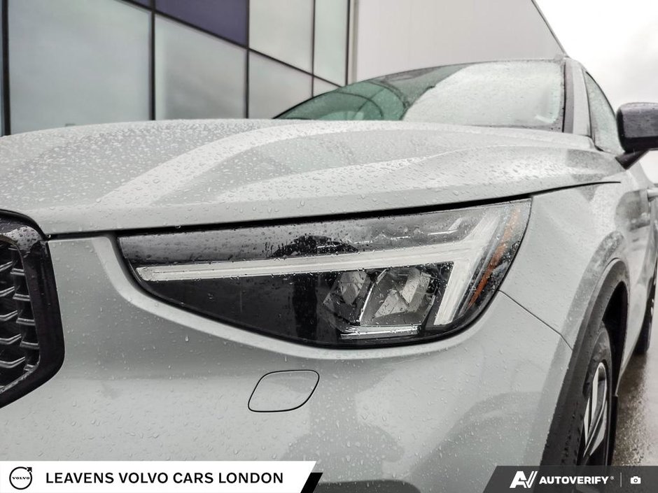 2025 Volvo XC40 PLUS DARK THEME-7