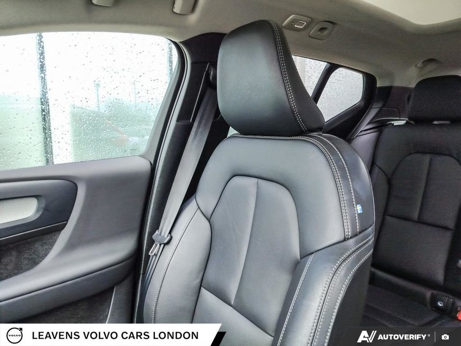 2025 Volvo XC40 PLUS DARK THEME-19