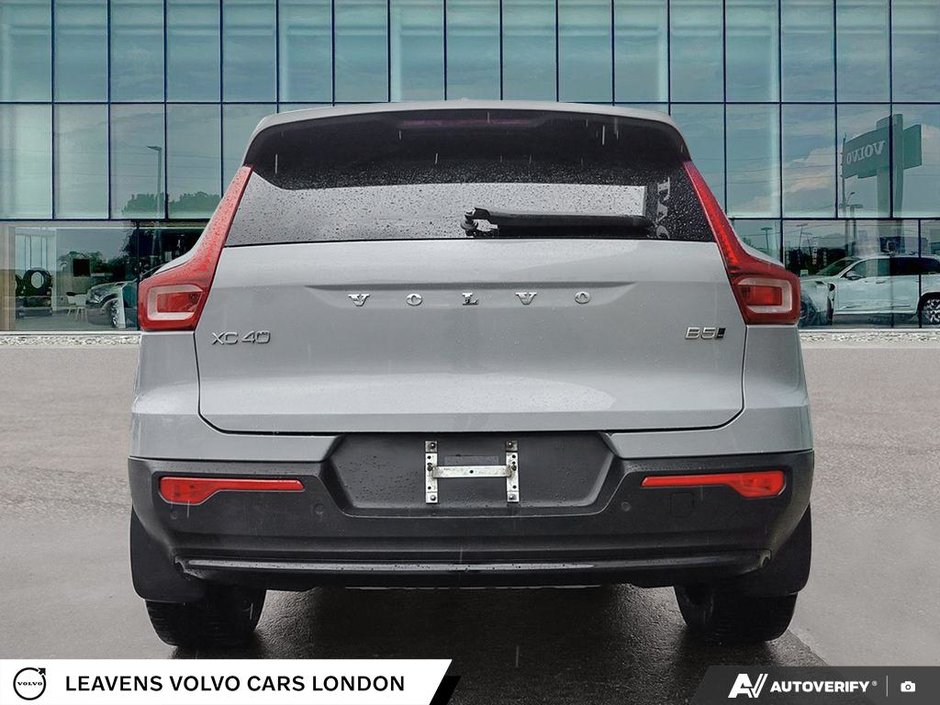 2025 Volvo XC40 PLUS DARK THEME-4