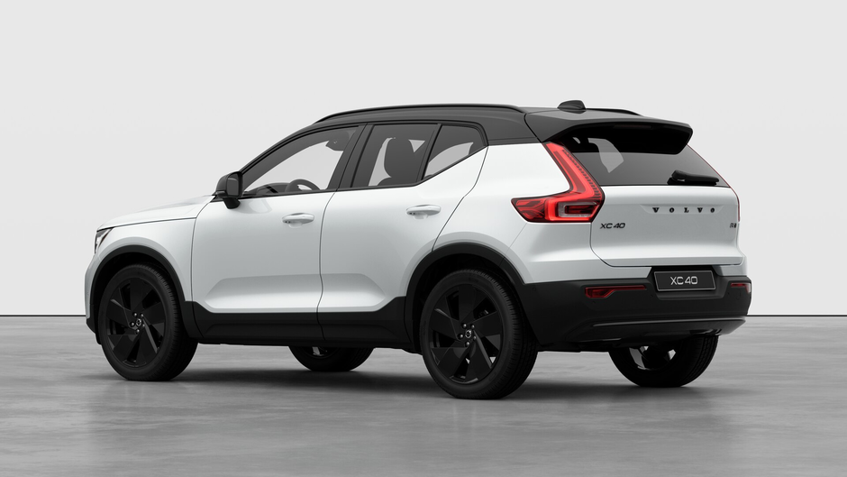 2026 Volvo XC40 ULTRA BLACK EDITION-1
