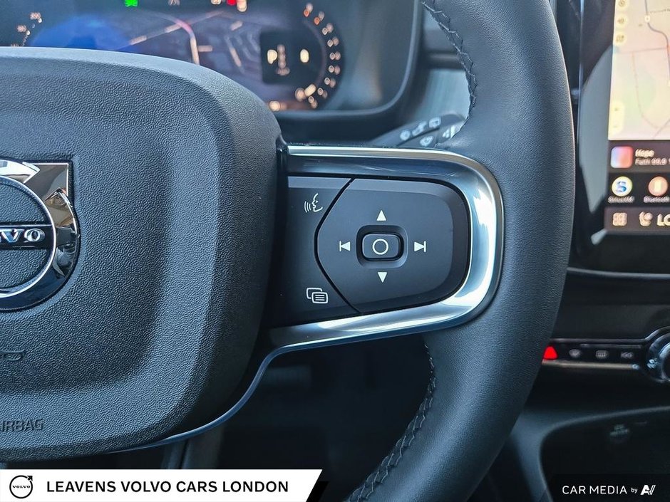 2026 Volvo XC40 ULTRA DARK THEME-15