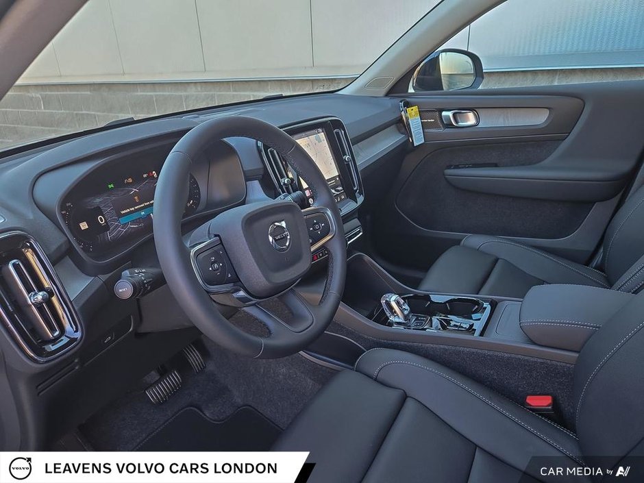 2026 Volvo XC40 ULTRA DARK THEME-12