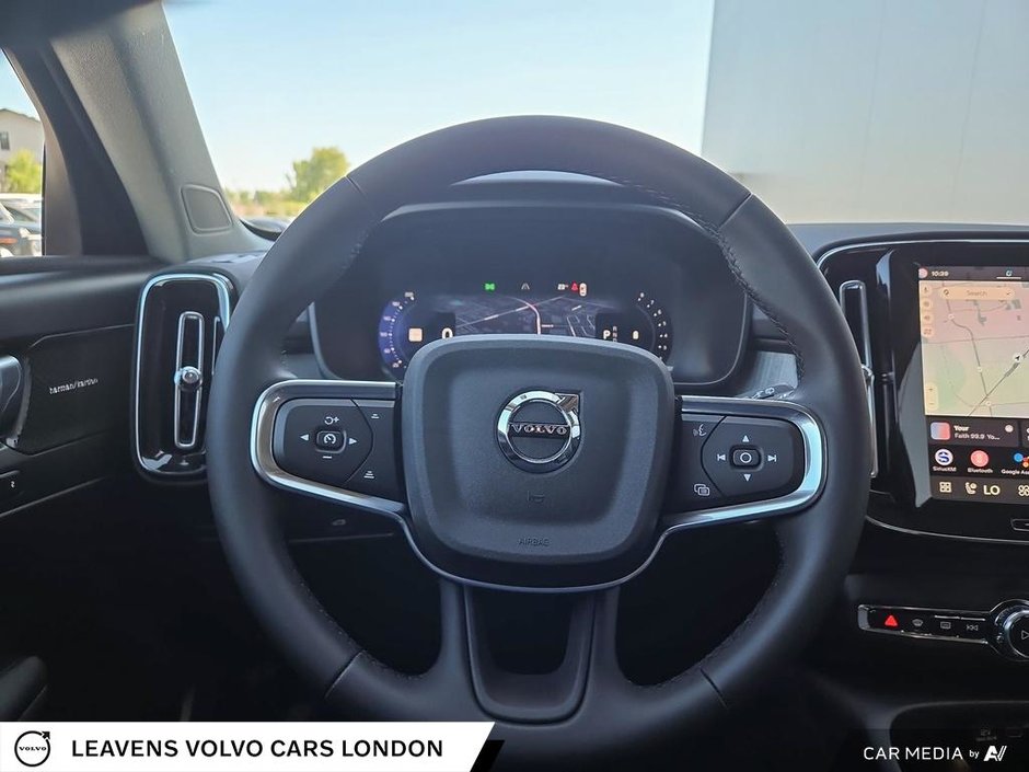 2026 Volvo XC40 ULTRA DARK THEME-13