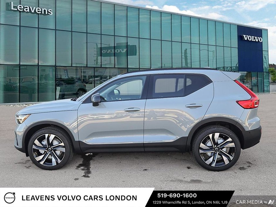 2026 Volvo XC40 ULTRA DARK THEME-0