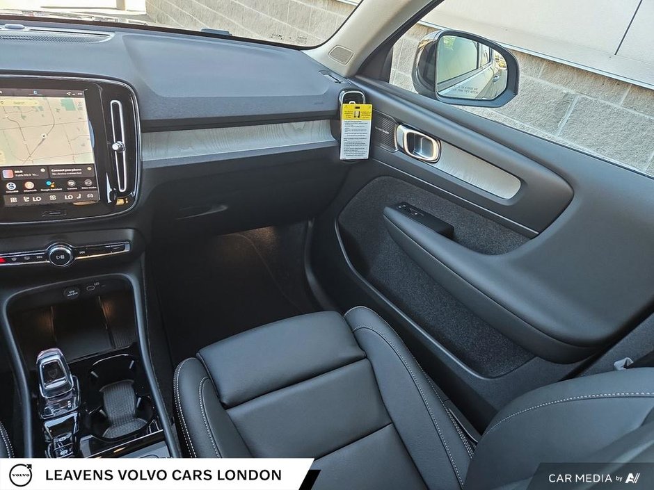 2026 Volvo XC40 ULTRA DARK THEME-24