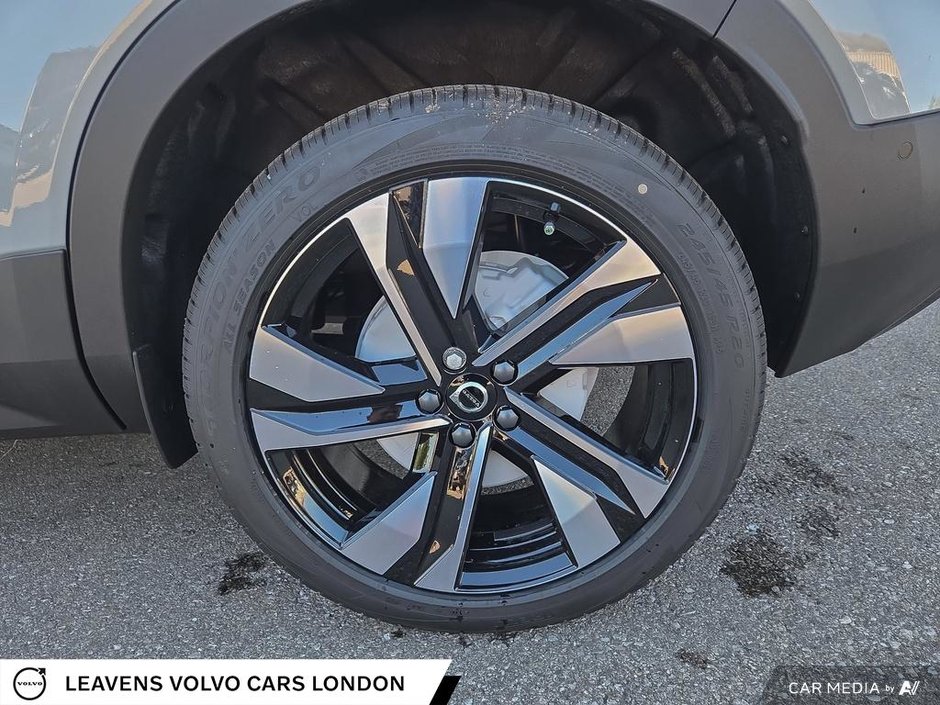 2026 Volvo XC40 ULTRA DARK THEME-5