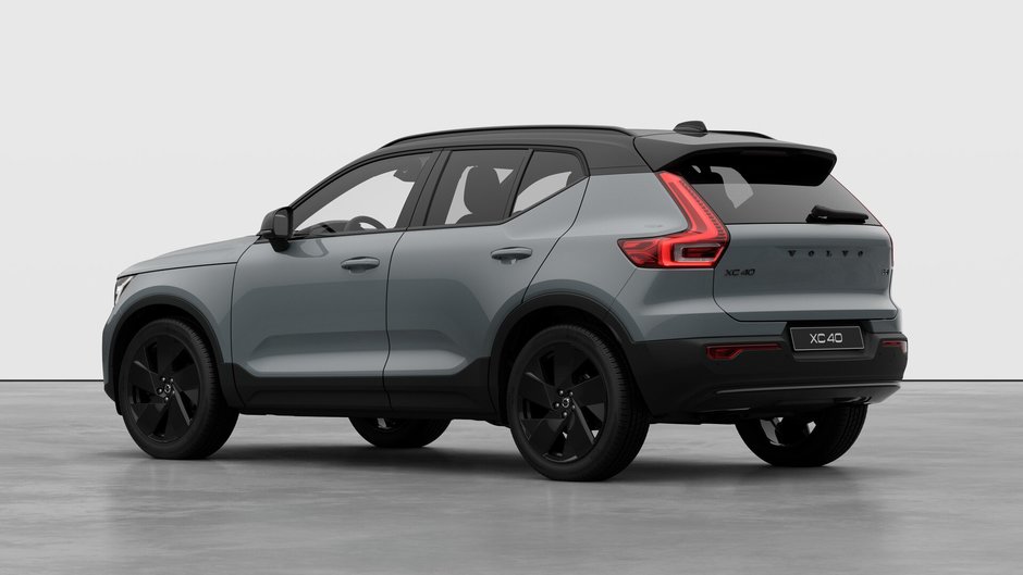 2026 Volvo XC40 ULTRA BLACK EDITION-1
