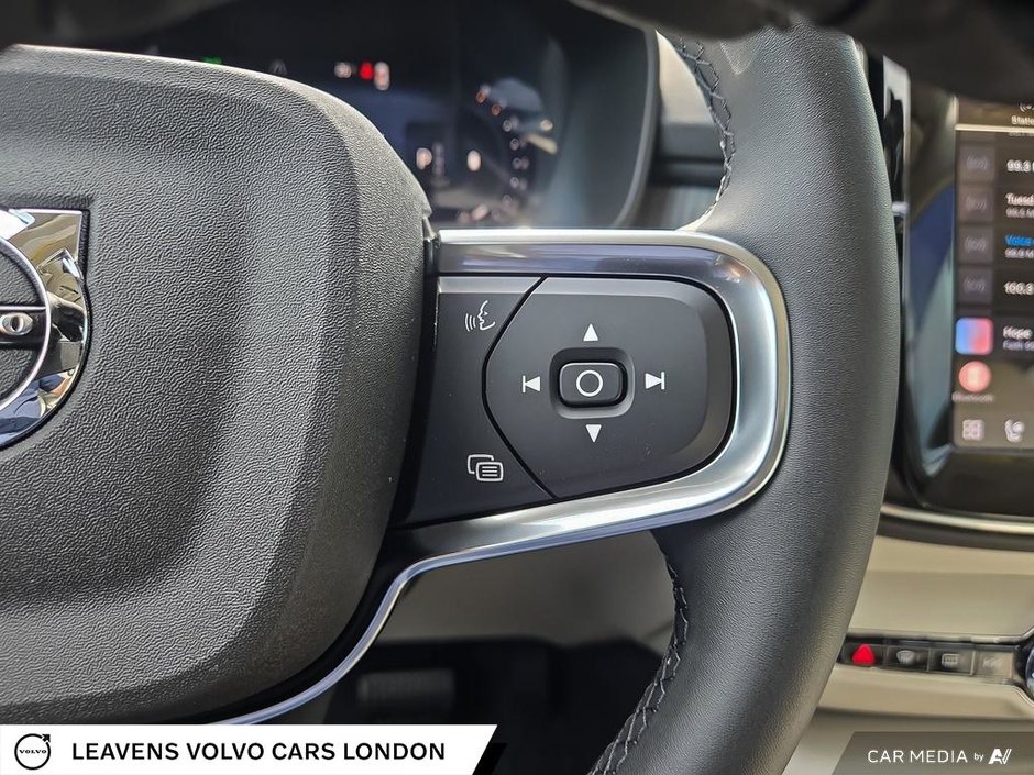 2026 Volvo XC40 PLUS DARK THEME-15