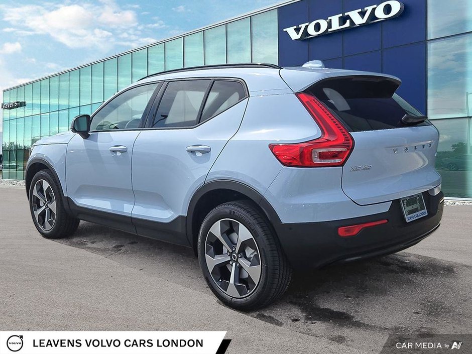 2026 Volvo XC40 PLUS DARK THEME-3