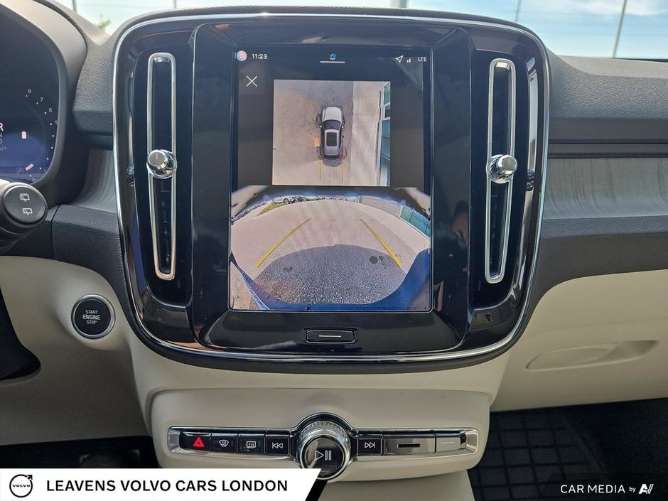 2026 Volvo XC40 PLUS DARK THEME-18