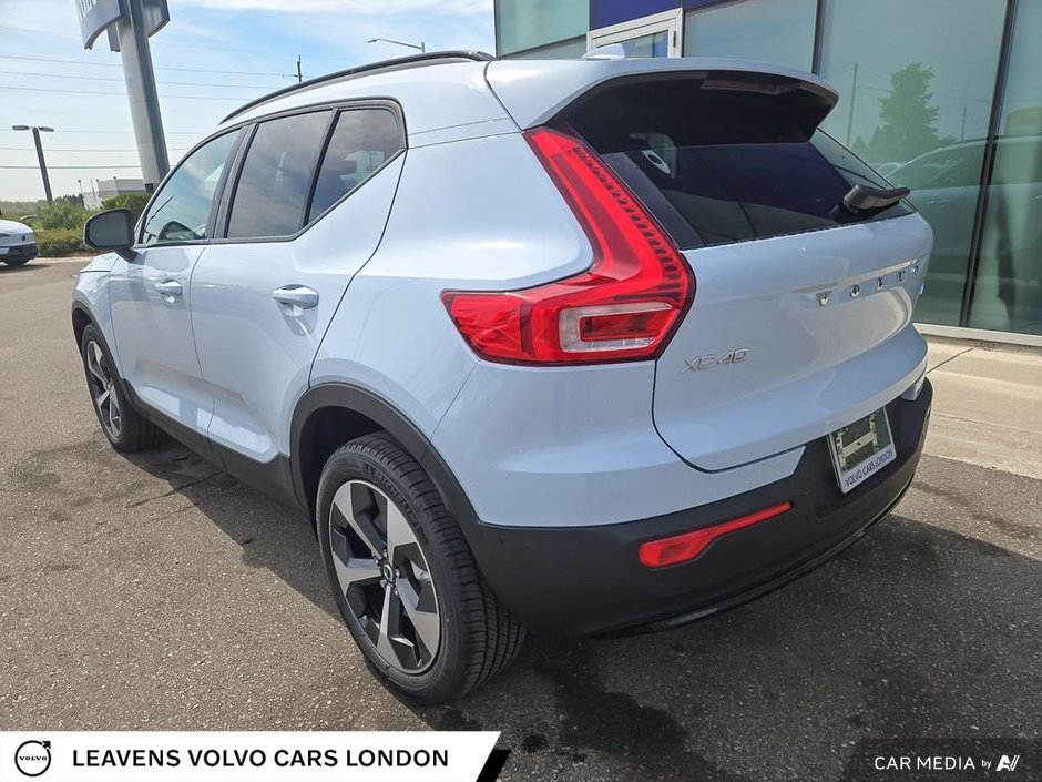 2026 Volvo XC40 PLUS DARK THEME-10