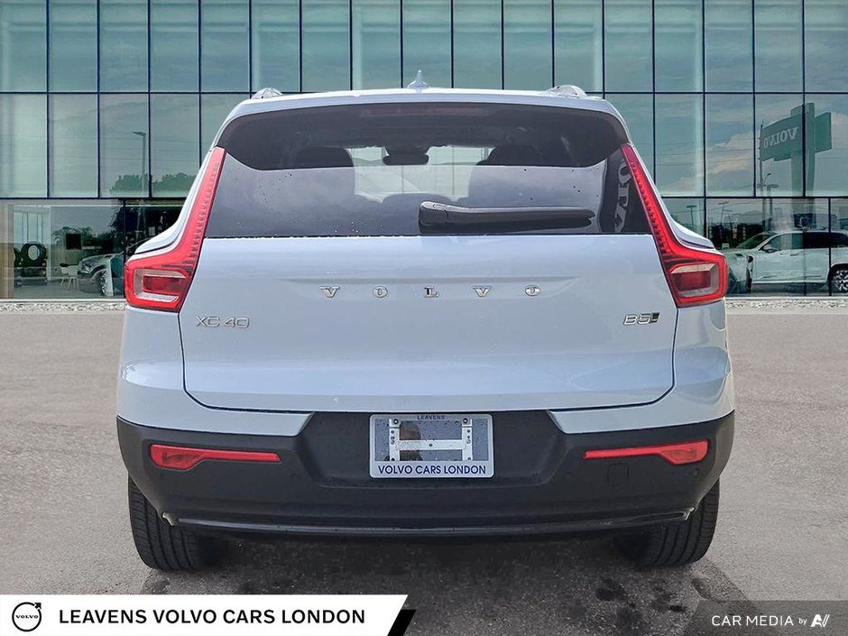 2026 Volvo XC40 PLUS DARK THEME-4