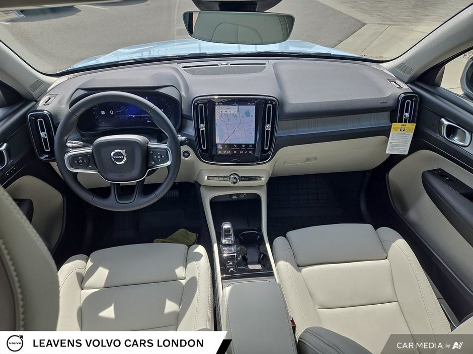2026 Volvo XC40 PLUS DARK THEME-23