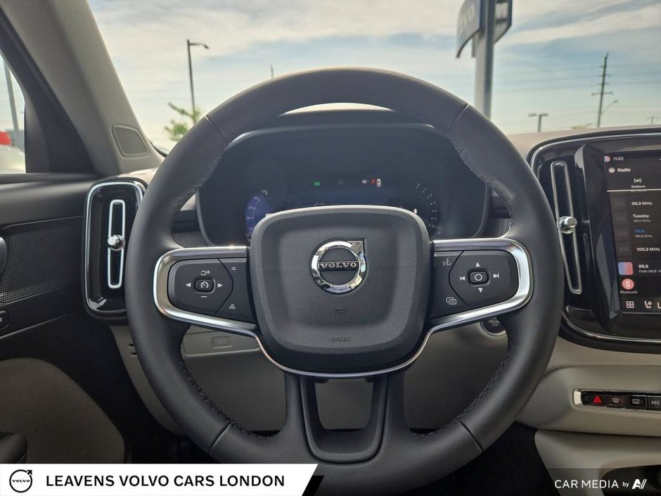 2026 Volvo XC40 PLUS DARK THEME-13