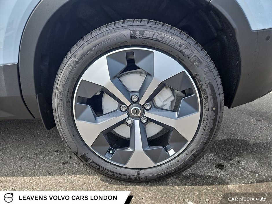 2026 Volvo XC40 PLUS DARK THEME-5
