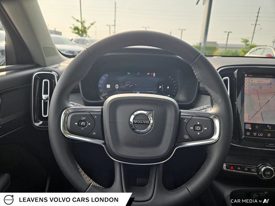 2026 Volvo XC40 PLUS DARK THEME-13