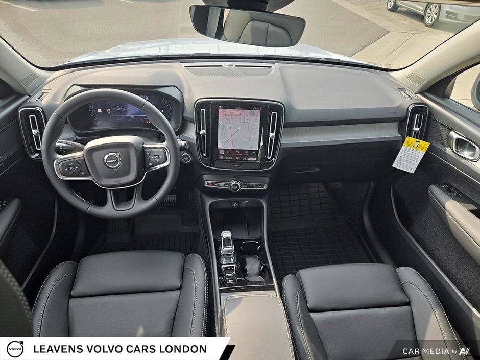 2026 Volvo XC40 PLUS DARK THEME-28