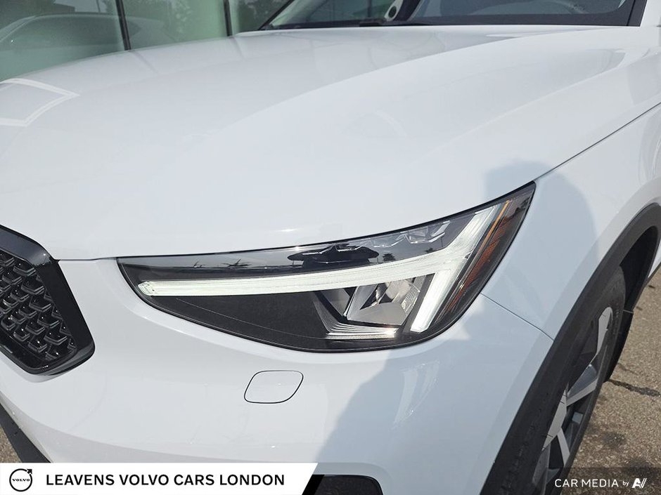 2026 Volvo XC40 PLUS DARK THEME-10