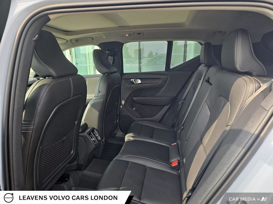 2026 Volvo XC40 PLUS DARK THEME-27