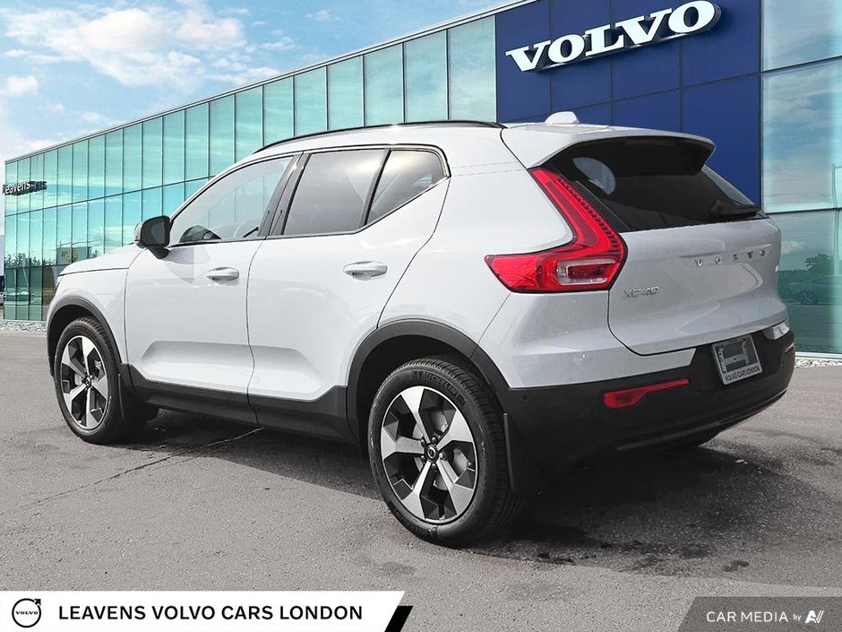 2026 Volvo XC40 PLUS DARK THEME-3