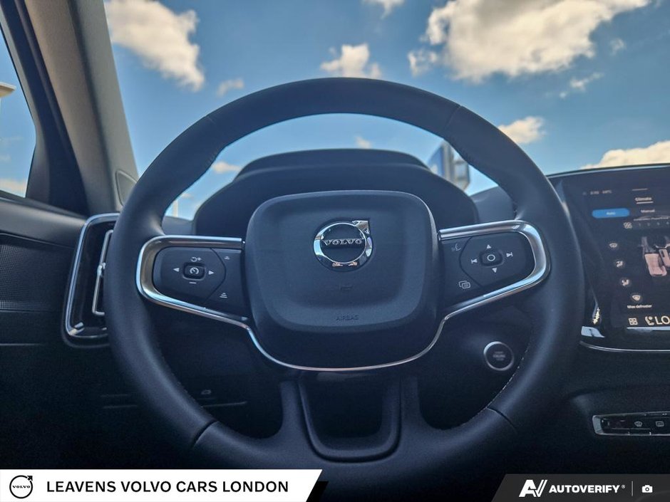 2026 Volvo XC40 CORE DARK THEME-13