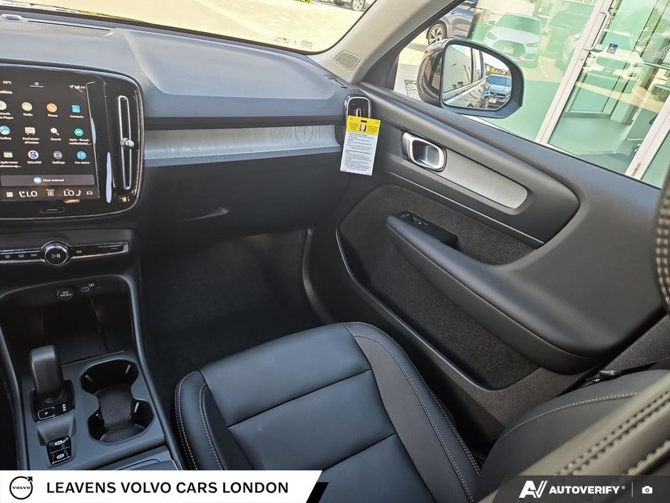 2026 Volvo XC40 CORE DARK THEME-24