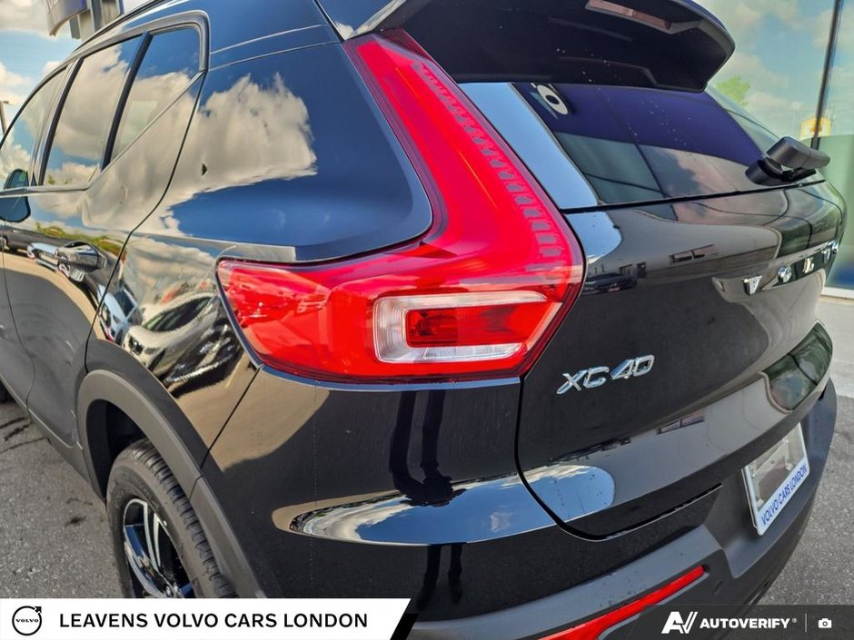 2026 Volvo XC40 CORE DARK THEME-10