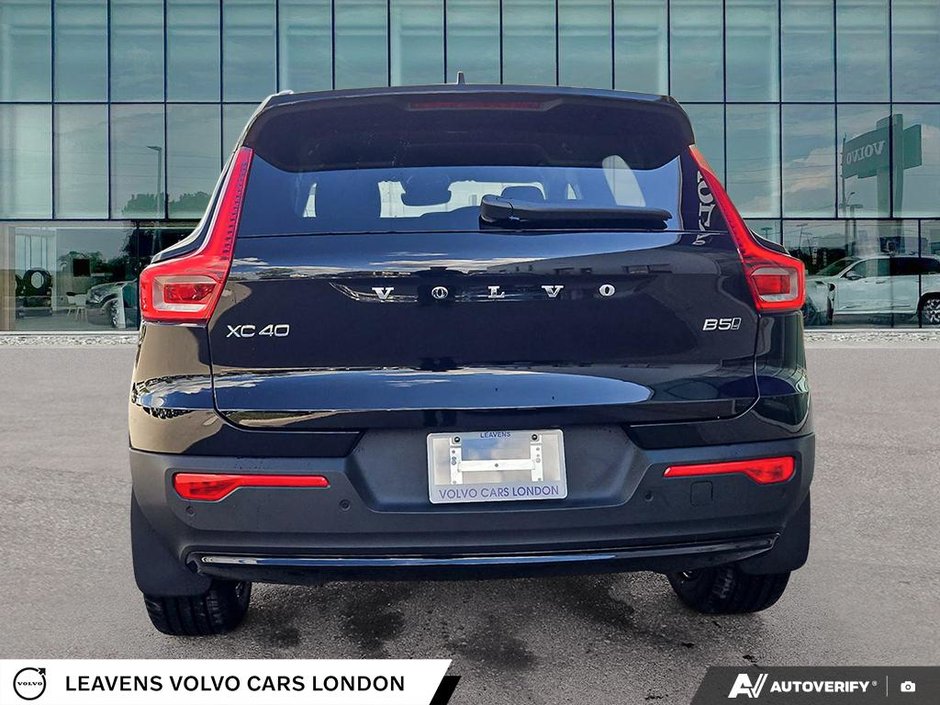 2026 Volvo XC40 CORE DARK THEME-4