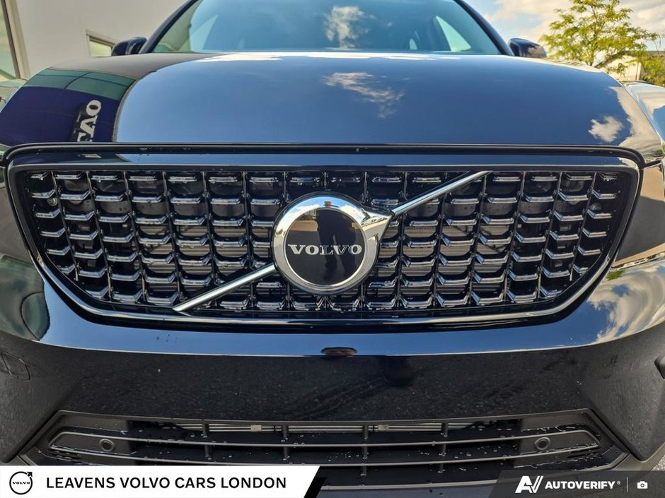 2026 Volvo XC40 CORE DARK THEME-8