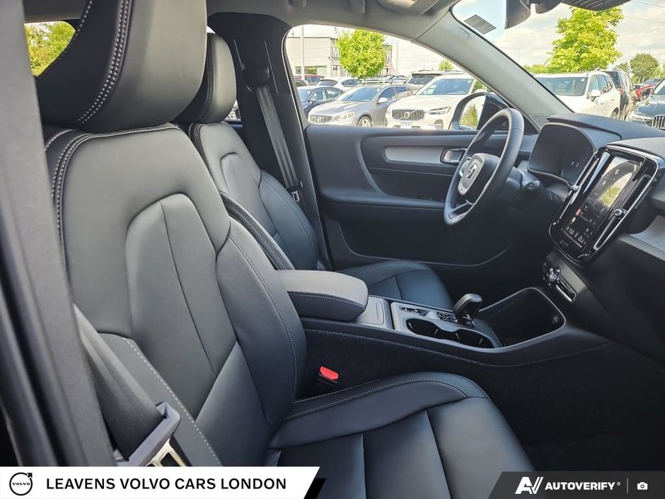 2026 Volvo XC40 CORE DARK THEME-21