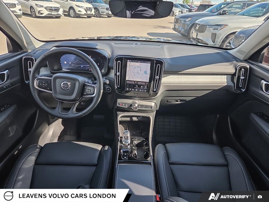 2026 Volvo XC40 PLUS DARK THEME-23