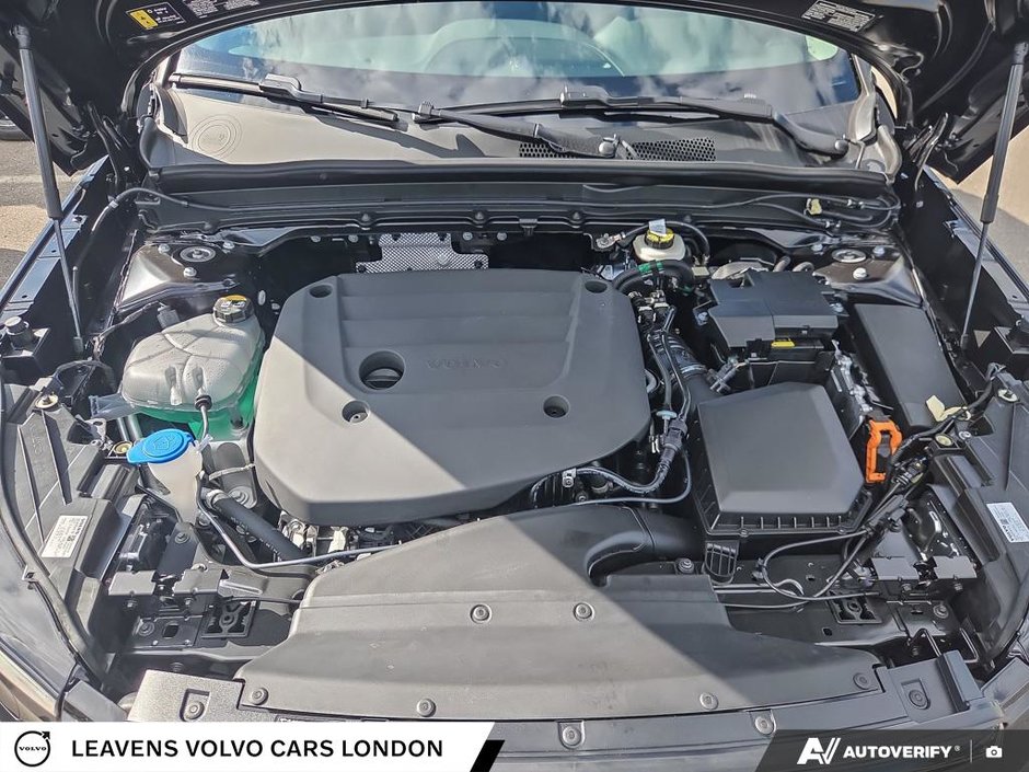 2026 Volvo XC40 PLUS DARK THEME-9