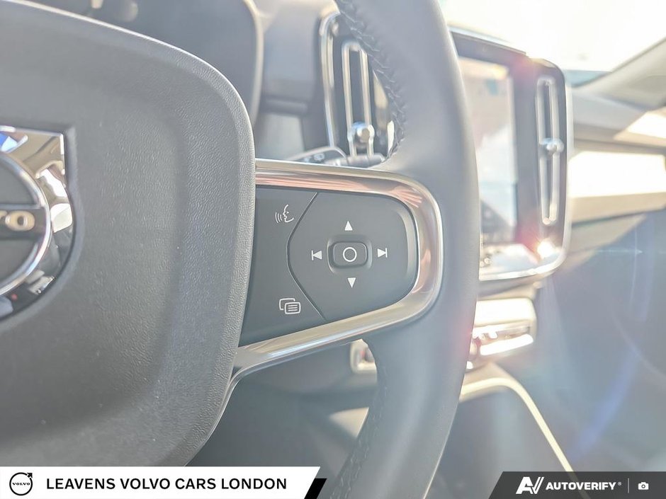 2026 Volvo XC40 PLUS DARK THEME-15