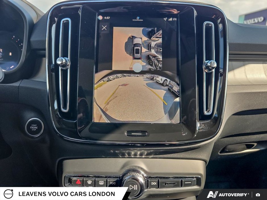 2026 Volvo XC40 PLUS DARK THEME-18