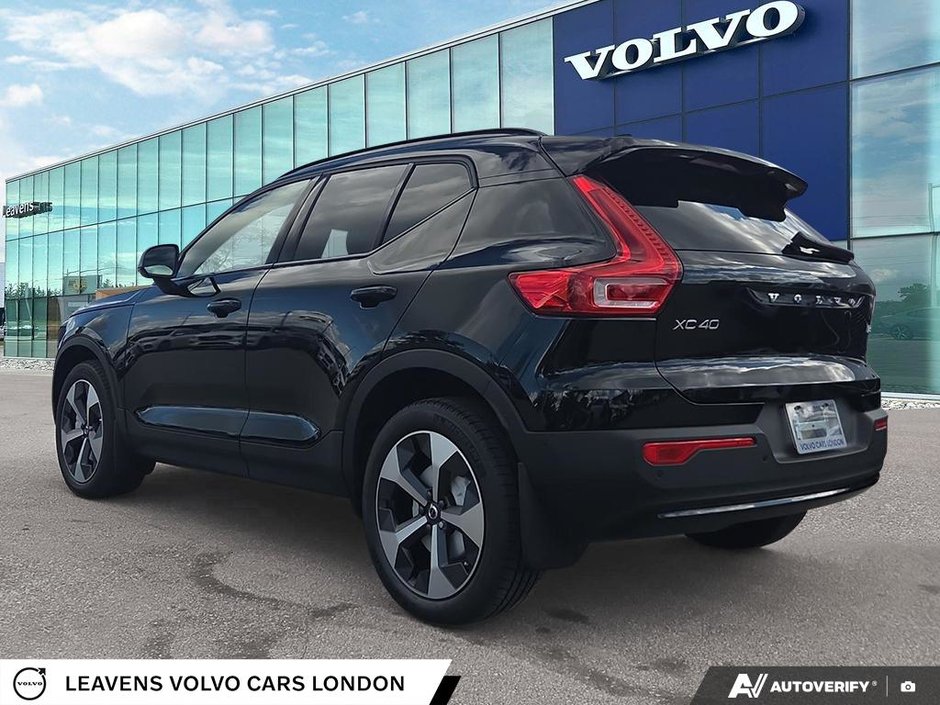 2026 Volvo XC40 PLUS DARK THEME-3
