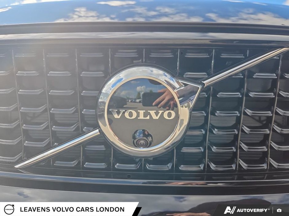 2026 Volvo XC40 PLUS DARK THEME-8