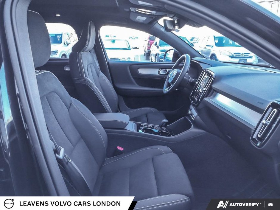 2026 Volvo XC40 ULTRA BLACK EDITION-21