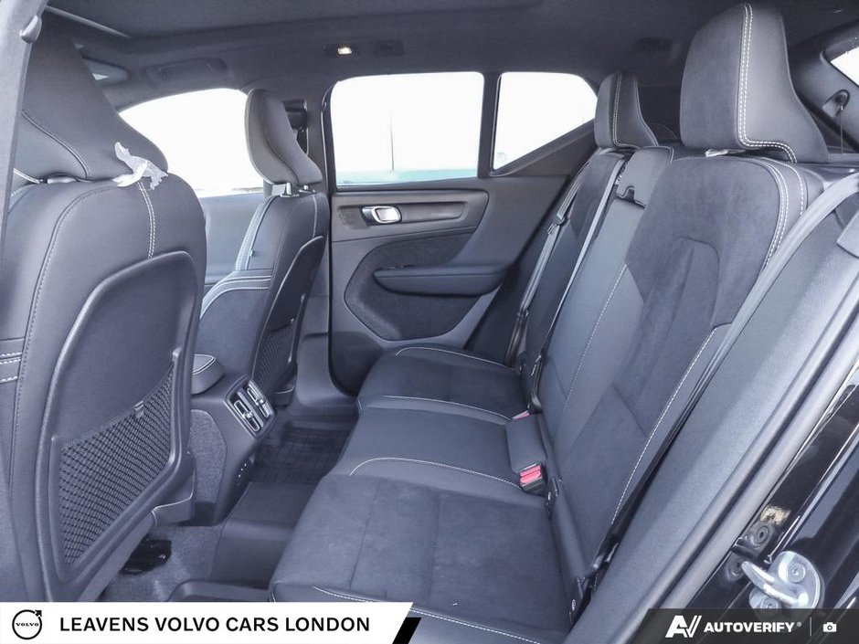2026 Volvo XC40 ULTRA BLACK EDITION-22