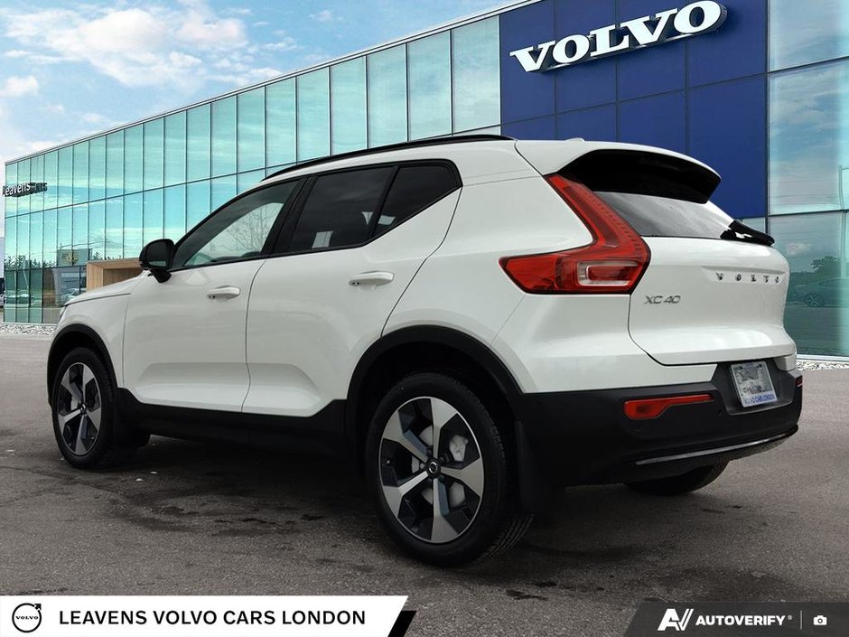 2026 Volvo XC40 PLUS DARK THEME-3