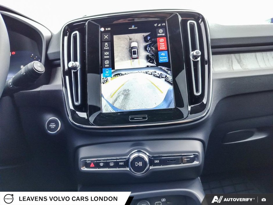 2026 Volvo XC40 PLUS DARK THEME-18