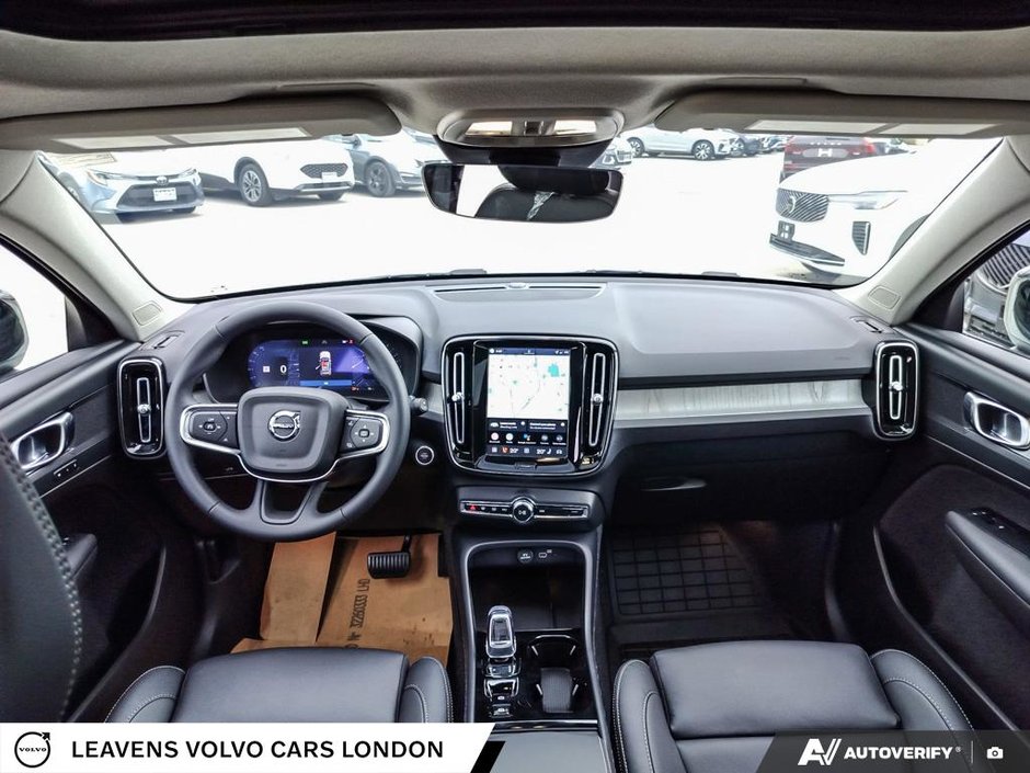 2026 Volvo XC40 PLUS DARK THEME-23