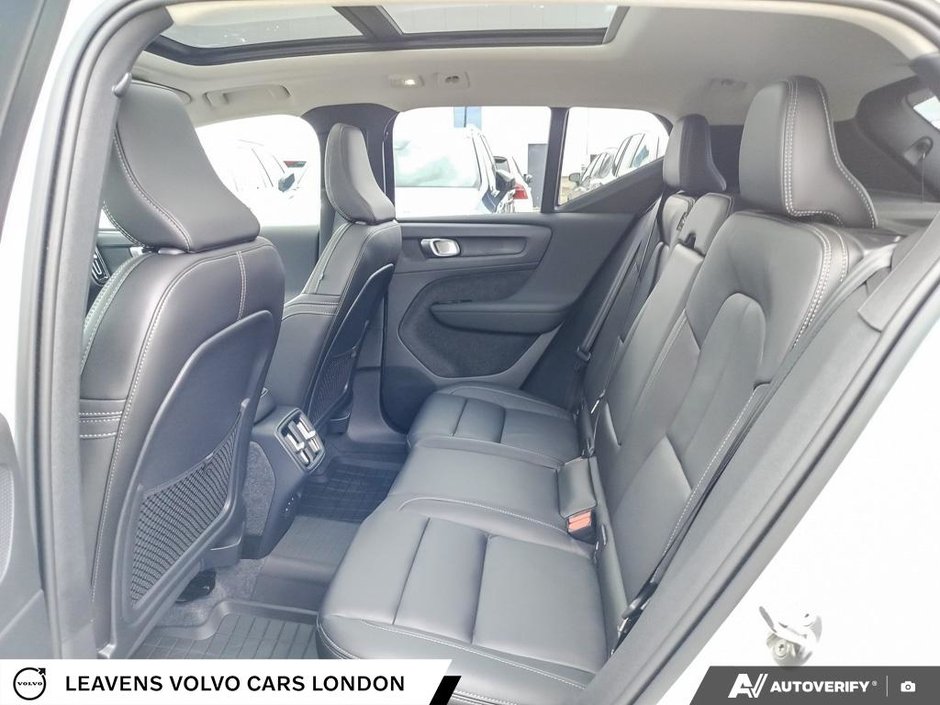 2026 Volvo XC40 PLUS DARK THEME-22